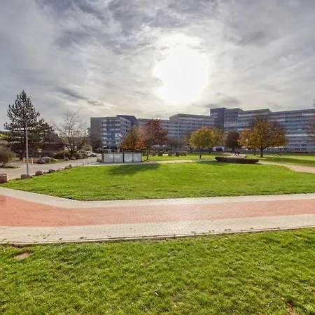 - Haus A, App 0aeg08 *
